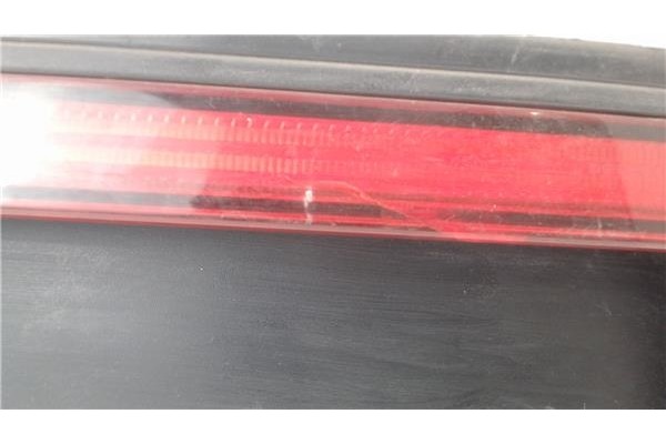 Recambio de piloto trasero central para renault r 21 berlina (b/l48) referencia OEM IAM 7700792915  