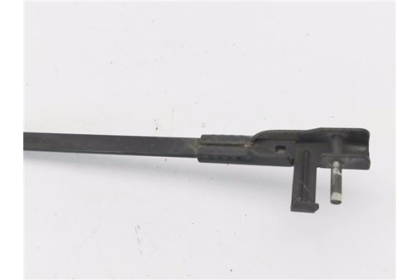 Recambio de brazo limpiaparabrisas delantero derecho para renault modus i 1.5 dci (fp0f, jp0f) referencia OEM IAM 8200360824A  