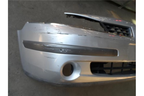 Recambio de paragolpes delantero para renault laguna ii (bg0) 1.9 dci (bg1a, bg1w) referencia OEM IAM 7701476242  