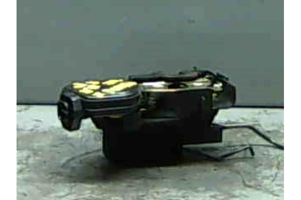 Recambio de cierre electromagnetico delantero izquierdo para hyundai matrix (fc) 1.6 referencia OEM IAM 8131017120  