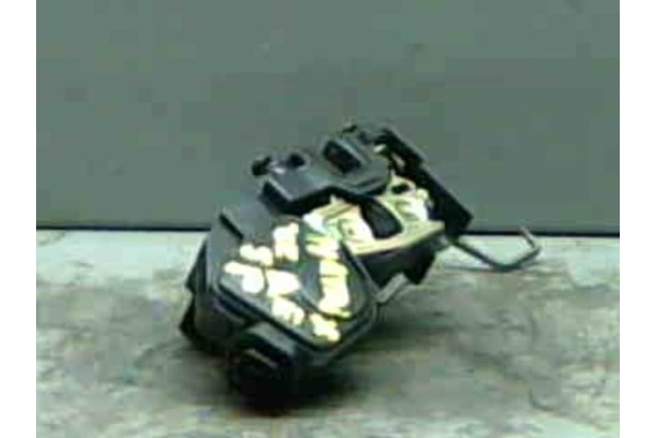 Recambio de cierre electromagnetico delantero izquierdo para hyundai matrix (fc) 1.6 referencia OEM IAM 8131017120  