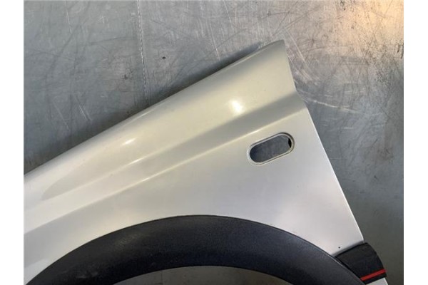 Recambio de aleta delantero izquierda para volkswagen golf iii (1h1) 2.0 referencia OEM IAM 1H0821105B  