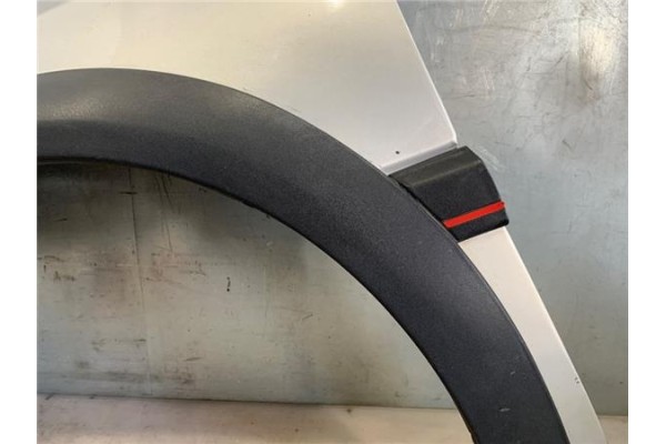 Recambio de aleta delantero izquierda para volkswagen golf iii (1h1) 2.0 referencia OEM IAM 1H0821105B  