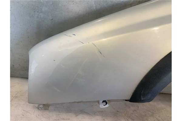 Recambio de aleta delantero izquierda para volkswagen golf iii (1h1) 2.0 referencia OEM IAM 1H0821105B  