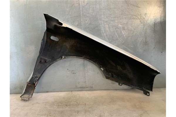 Recambio de aleta delantero izquierda para volkswagen golf iii (1h1) 2.0 referencia OEM IAM 1H0821105B  