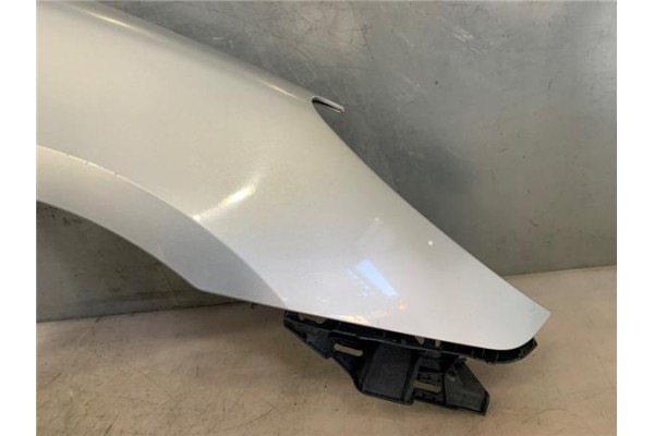 Recambio de aleta delantero derecha para peugeot 307 break / sw (s1) 2.0 hdi 135 referencia OEM IAM 7841T2  