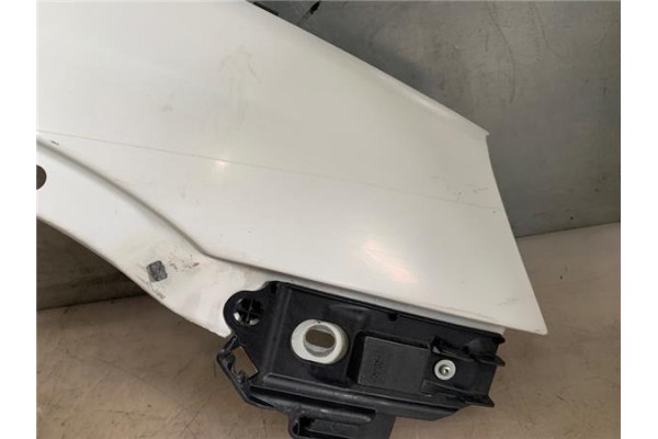 Recambio de aleta delantero derecha para opel corsa c 1.2 twinport referencia OEM IAM 1102030  