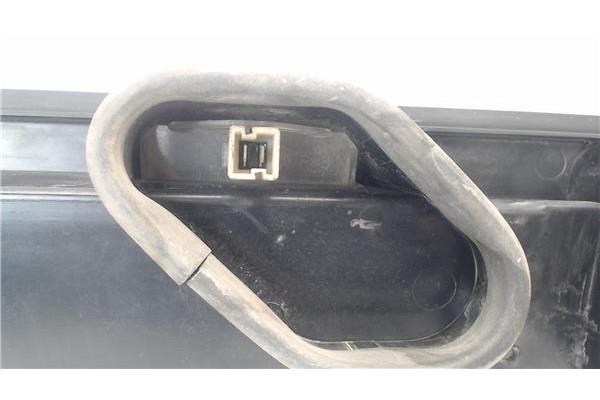 Recambio de piloto trasero central para renault r 21 berlina (b/l48) referencia OEM IAM 7700792915  