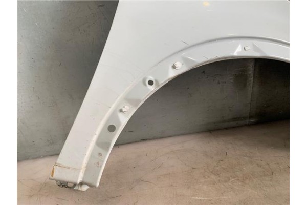 Recambio de aleta delantero derecha para opel corsa c 1.2 twinport referencia OEM IAM 1102030  