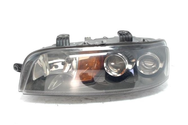 Recambio de faro delantero izquierdo para fiat ii punto (188) berlina referencia OEM IAM 46522720  