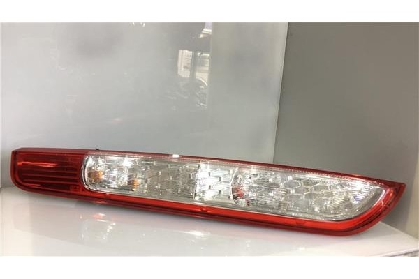 Recambio de piloto trasero izquierdo para ford focus berlina (cap) 1.6 sport referencia OEM IAM 8M5113405  