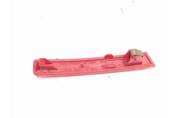 Recambio de reflectante paragolpes trasero para alfa romeo 147 (190) 1.6 t.spark eco distinctive referencia OEM IAM 46778631  