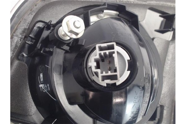 Recambio de piloto porton trasero izquierdo para mazda 3 sedán (bk) referencia OEM IAM   