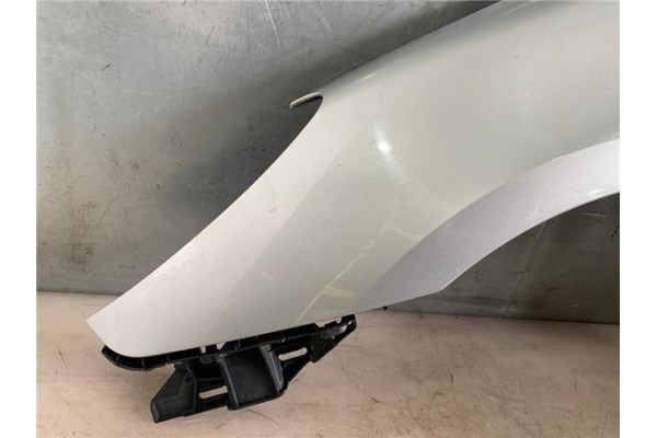 Recambio de aleta delantero izquierda para peugeot 307 break / sw (s1) 2.0 hdi 135 referencia OEM IAM 7840R0  