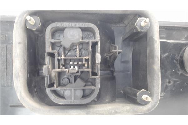 Recambio de piloto trasero central para renault r 21 berlina (b/l48) referencia OEM IAM 7700792915  