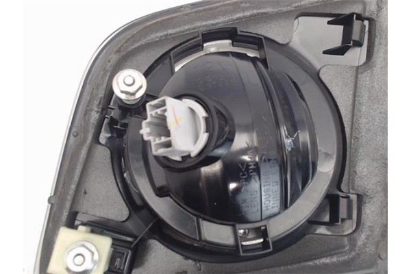 Recambio de piloto porton trasero izquierdo para mazda 3 sedán (bk) referencia OEM IAM   