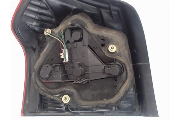 Recambio de piloto trasero derecho para toyota corolla (e12) 1.6 vvt-i referencia OEM IAM 8149713010  