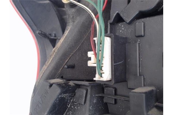Recambio de piloto trasero derecho para toyota corolla (e12) 1.6 vvt-i referencia OEM IAM 8149713010  