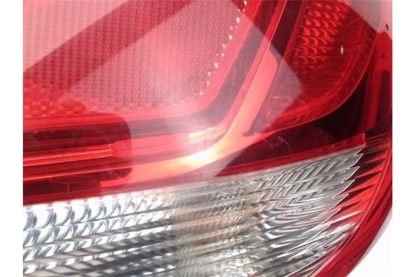 Recambio de piloto trasero derecho para opel insignia berlina 2.0 cdti referencia OEM IAM 168372  