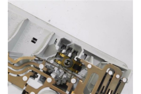 Recambio de luz interior techo para volkswagen bora berlina (1j2) 1.9 conceptline referencia OEM IAM 3B0947105C  