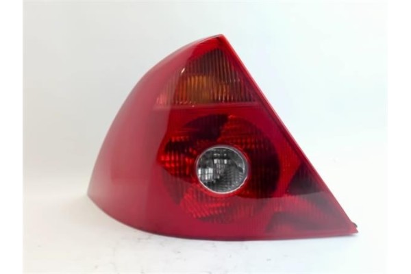 Recambio de piloto trasero izquierdo para ford mondeo iii sedán (b4y) 2.0 16v referencia OEM IAM 1371861 2201377 1319872 , FORD 