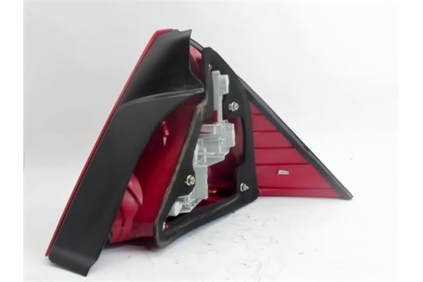 Recambio de piloto trasero izquierdo para ford mondeo iii sedán (b4y) 2.0 16v referencia OEM IAM 1371861 2201377 1319872 , FORD 