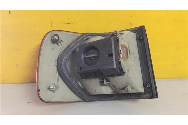 Recambio de piloto trasero derecho para audi 100 berlina (c4) 2.0 básico referencia OEM IAM 138566RE10  