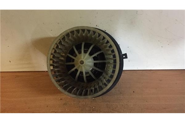 Recambio de motor calefaccion para fiat bravo (182) 1.9 jtd 105 referencia OEM IAM 90225  