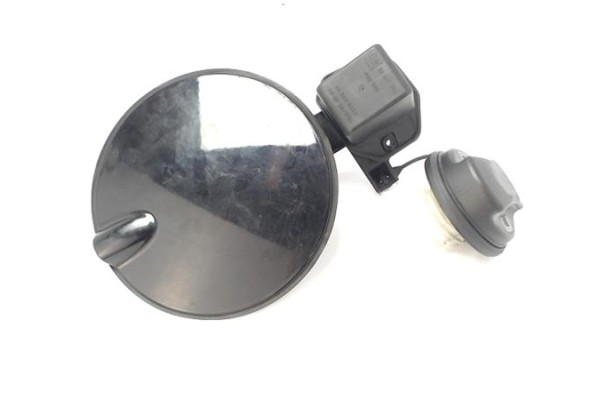 Recambio de tapa exterior combustible para opel corsa d 1.4 referencia OEM IAM 13183307 13183306 