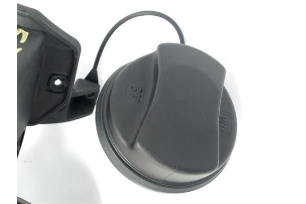 Recambio de tapa exterior combustible para opel corsa d 1.4 referencia OEM IAM 13183307 13183306 