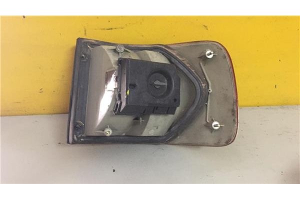 Recambio de piloto trasero izquierdo para audi 100 berlina (c4) 2.0 básico referencia OEM IAM 138565L20  