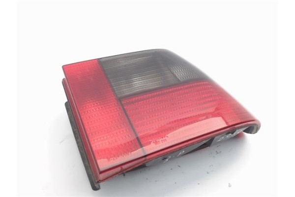 Recambio de piloto trasero derecho para seat ibiza (6k1) referencia OEM IAM 96224000  