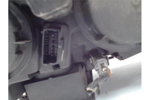 Recambio de faro delantero izquierdo para citroen xsara picasso 2.0 hdi referencia OEM IAM 9639319980  