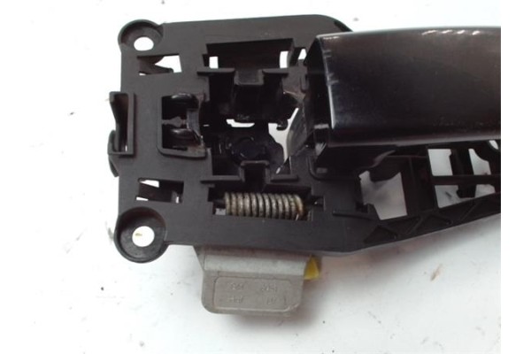 Recambio de maneta exterior delantero izquierda para opel corsa d 1.4 referencia OEM IAM 138685  