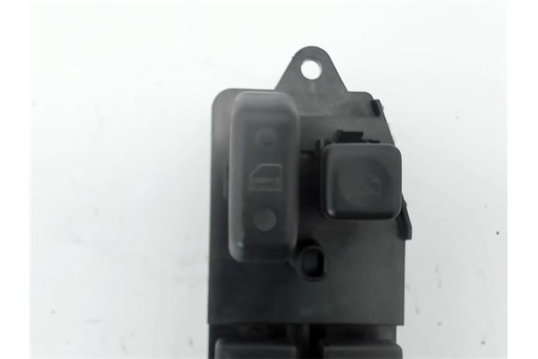 Recambio de mando elevalunas para toyota corolla (e12) 2.0 d-4d referencia OEM IAM 848200F040  