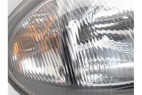 Recambio de faro delantero dcho para renault clio ii fase i (b/cb0) referencia OEM IAM 7701697618 67735101 