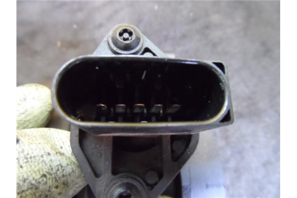 Recambio de caudalimetro para bmw serie 3 berlina (e46) 2.0 320d referencia OEM IAM 77870760 0928400468 