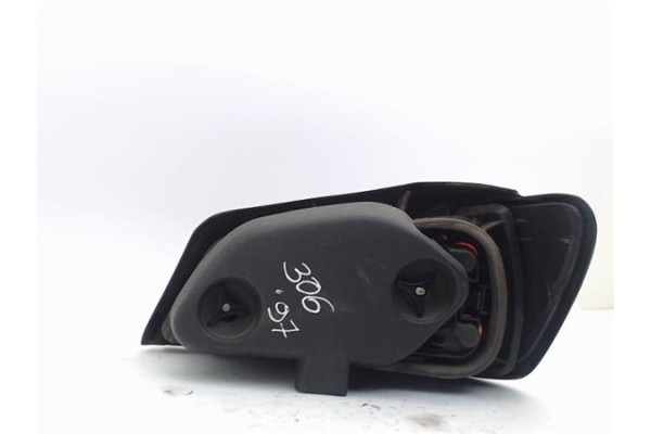 Recambio de piloto trasero izquierdo para peugeot 306 3/5 pt. (s1) referencia OEM IAM 635194  