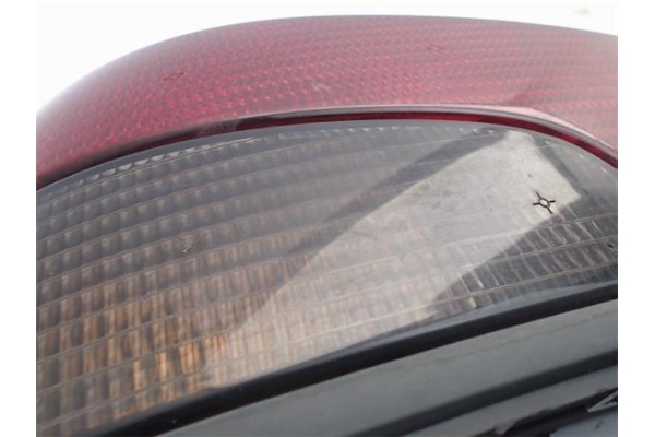 Recambio de piloto trasero izquierdo para peugeot 306 3/5 pt. (s1) referencia OEM IAM 635194  