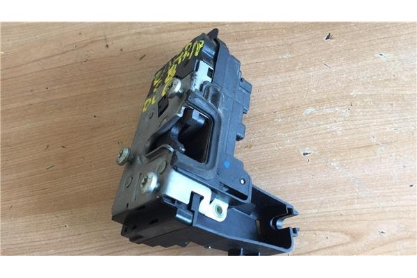 Recambio de cierre electromagnetico delantero izquierdo para opel zafira b 1.6 cosmo referencia OEM IAM 13210748 QF 