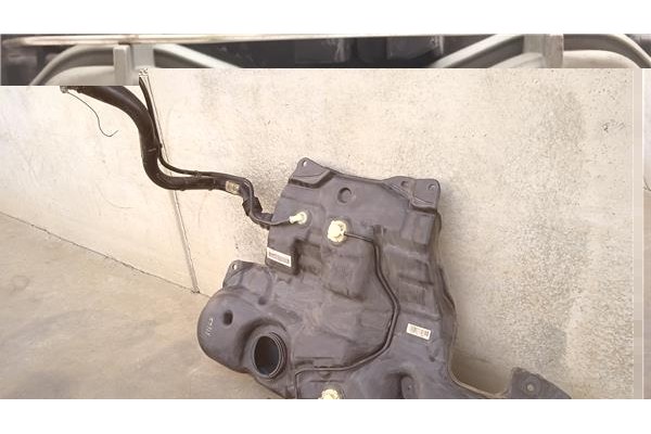 Recambio de deposito combustible para renault megane iv berlina 5p 1.2 experience referencia OEM IAM 8201530489 72025422R 