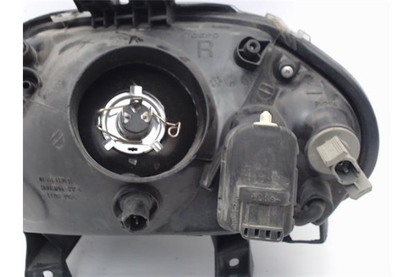 Recambio de faro delantero dcho para renault clio ii fase i (b/cb0) referencia OEM IAM 7701697618 67735101 