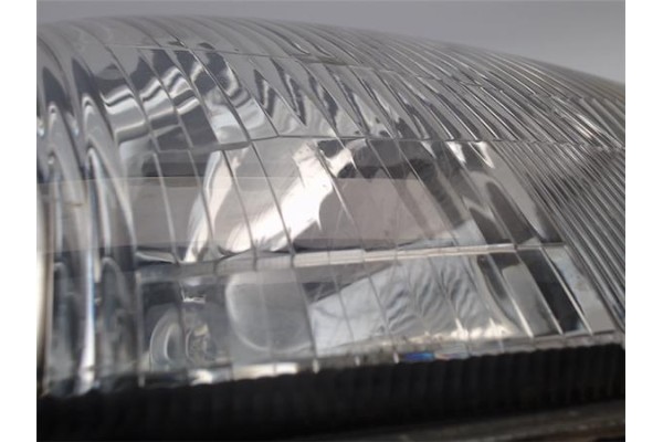 Recambio de faro delantero dcho para renault clio ii fase i (b/cb0) referencia OEM IAM 7701697618 67735101 