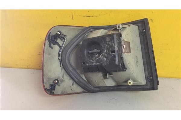 Recambio de piloto trasero derecho para audi 100 berlina (c4) 2.0 básico referencia OEM IAM 4A5945096  