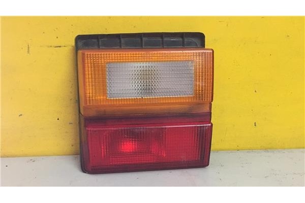 Recambio de piloto interior derecho para audi 100 berlina (443) 1.8 básico referencia OEM IAM 443945226  