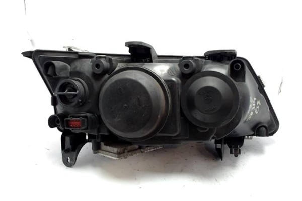 Recambio de faro delantero dcho para saab 9-3 cabriolet 2.0 t referencia OEM IAM 155820  