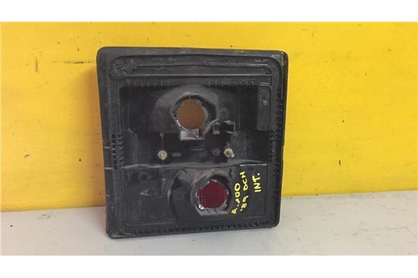 Recambio de piloto interior derecho para audi 100 berlina (443) 1.8 básico referencia OEM IAM 443945226  