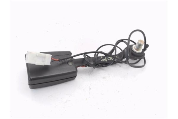 Recambio de anclaje cinturon delantero izquierdo para fiat stilo (192) 1.6 16v (192_xb1a) referencia OEM IAM 33023315  