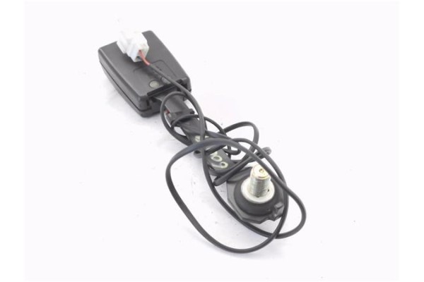 Recambio de anclaje cinturon delantero izquierdo para fiat stilo (192) 1.6 16v (192_xb1a) referencia OEM IAM 33023315  