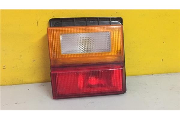 Recambio de piloto interior izquierdo para audi 100 berlina (443) 1.8 básico referencia OEM IAM 443945225  